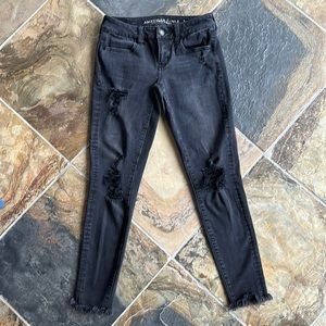 American Eagle Super Low Stretch Jegging Distressed Black Size 4